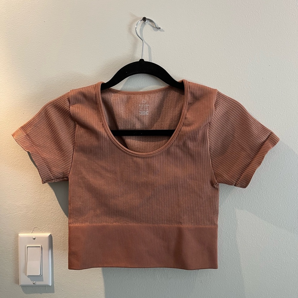 Offline by Aerie seemless rib scoop top size medium